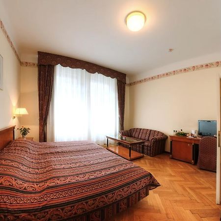 Carlton Opera Hotel Vienna Exterior photo