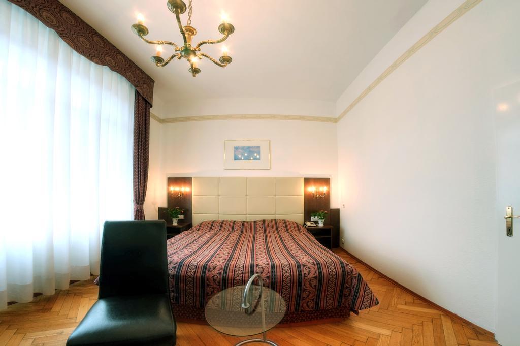 Carlton Opera Hotel Vienna Exterior photo
