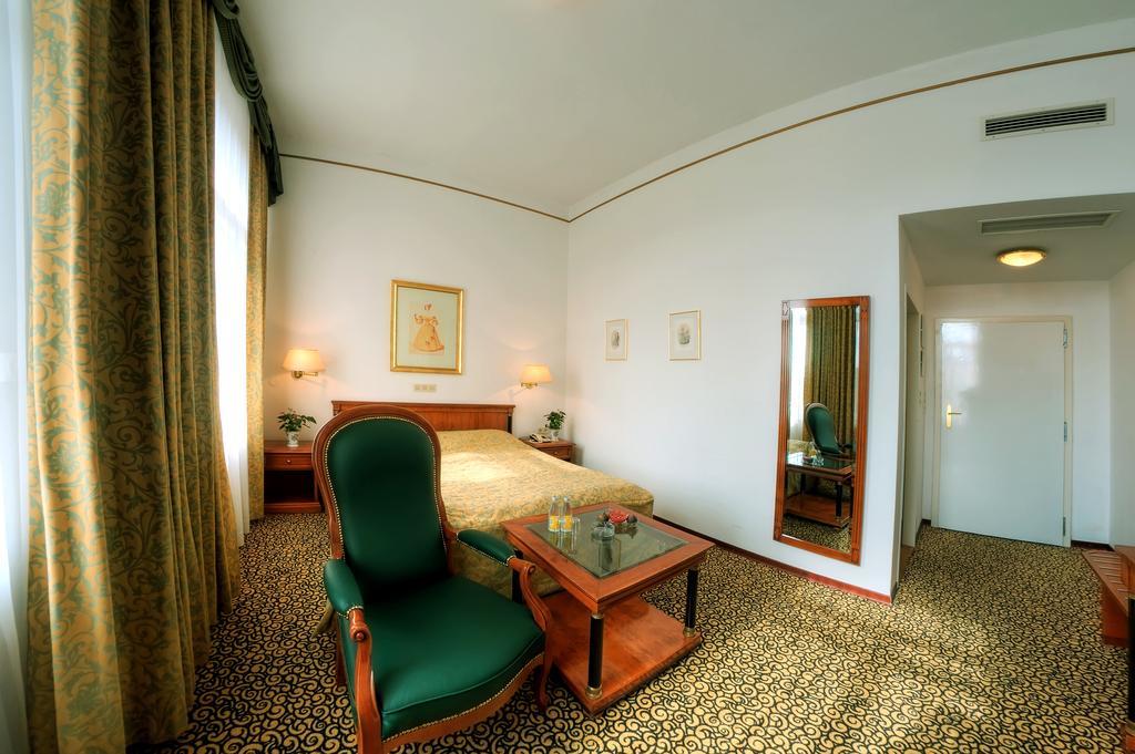 Carlton Opera Hotel Vienna Exterior photo